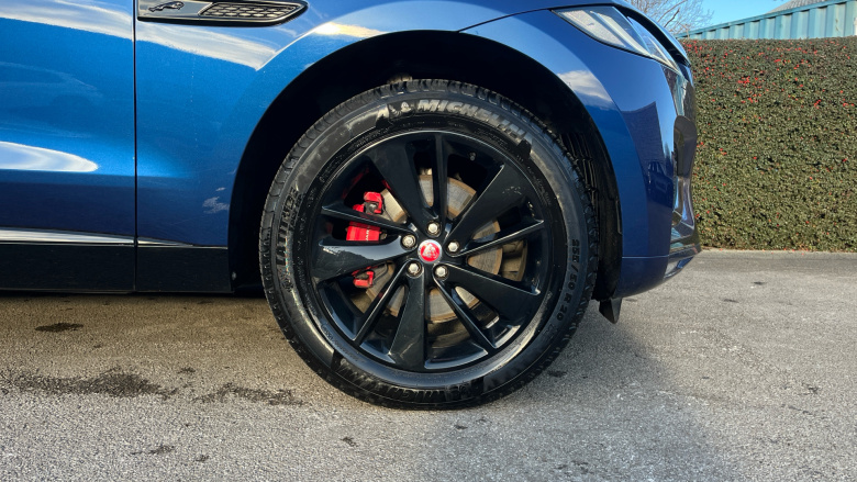 Jaguar F-Pace 2.0 D200 R-Dynamic Black 5dr Auto AWD Diesel Estate